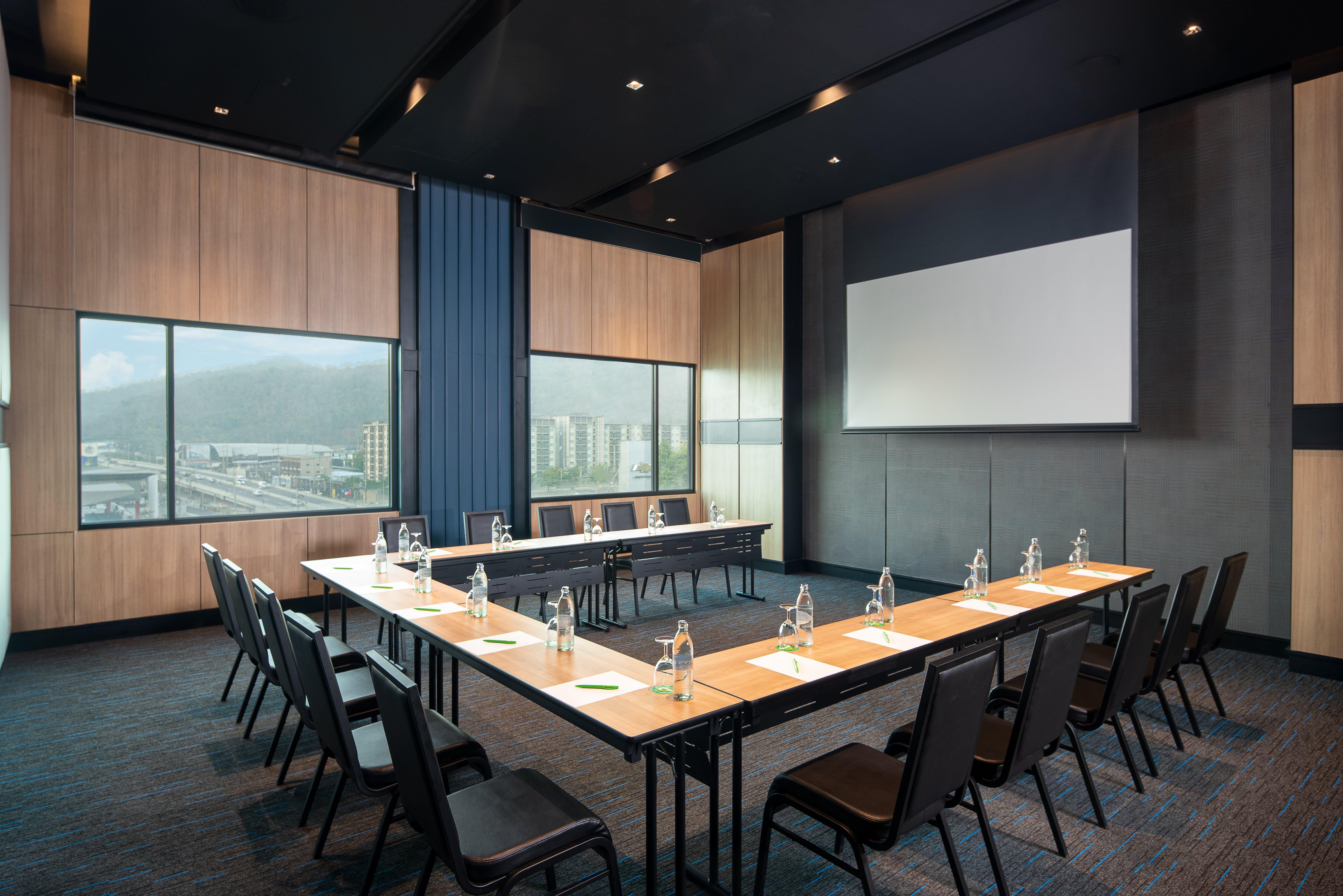 Holiday Inn & Suites Siracha Laemchabang By Ihg Si Racha Ngoại thất bức ảnh